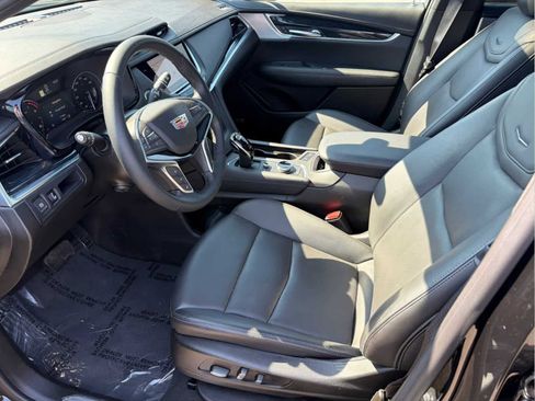 Used 2025 Cadillac XT5 Premium Luxury AWD/4WD image 9