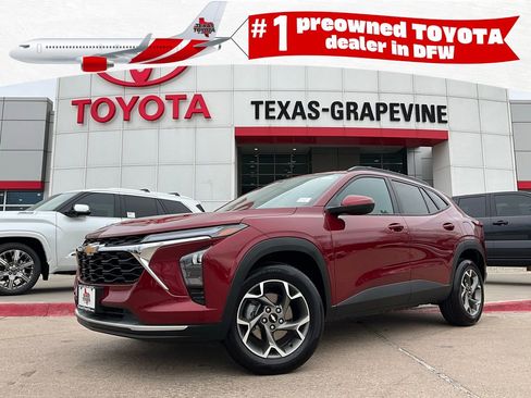 Used 2025 Chevrolet Trax LT image 1