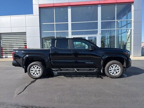 Used 2024 Toyota Tacoma SR5 image 8