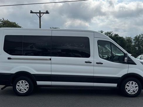 Used 2024 Ford Transit 350 XLT RWD image 3