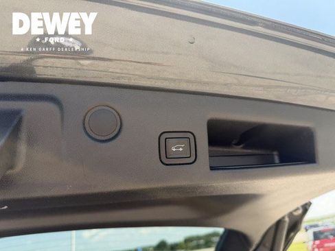 Used 2020 Chevrolet Equinox Premier AWD/4WD image 33