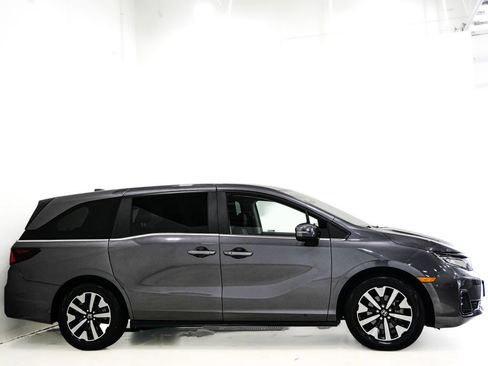 Used 2025 Honda Odyssey EX-L image 5