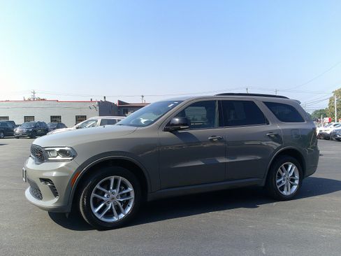 Used 2024 Dodge Durango GT AWD/4WD image 3