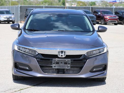 Used 2019 Honda Accord Touring image 5
