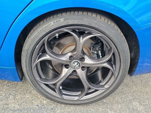 Used 2019 Alfa Romeo Giulia Ti w/ TI Performance Package image 8