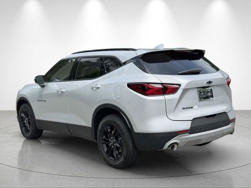 Used 2021 Chevrolet Blazer LT w/ Sound & Technology Package FWD image 3