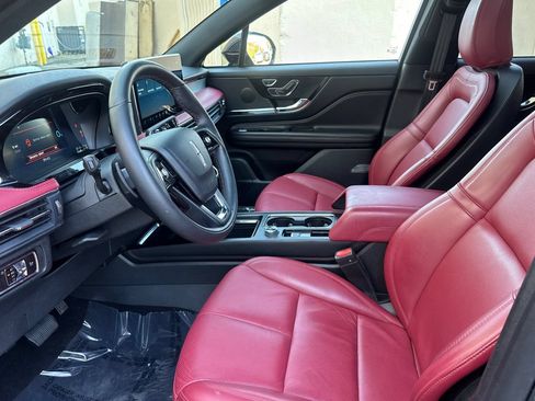 Used 2025 Lincoln Corsair Grand Touring AWD/4WD image 10