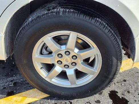 Used 2006 Cadillac SRX w/ Seating Package image 26