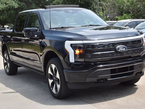 Certified 2025 Ford F150 Lightning Platinum AWD/4WD image 4