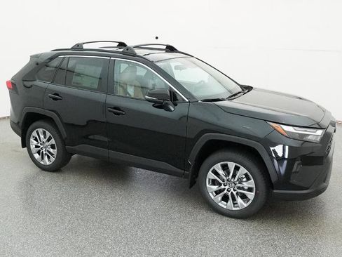 Used 2025 Toyota RAV4 XLE Premium image 15