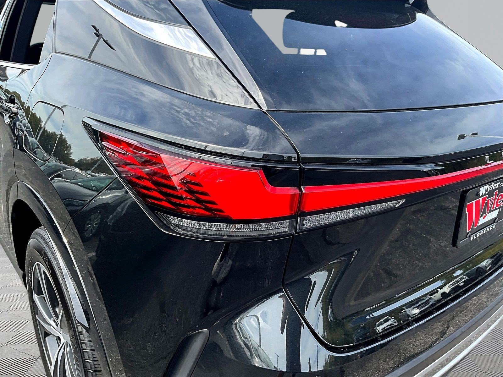 Used 2023 Lexus RX 350 Premium w/ Accessory Package FWD image 23