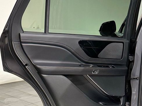 Used 2023 Lincoln Aviator 2WD w/ Premium Package image 41