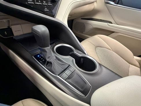 Used 2022 Toyota Camry LE image 47