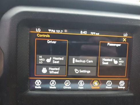 Used 2018 Jeep Wrangler Unlimited Sahara w/ Cold Weather Group AWD/4WD image 18