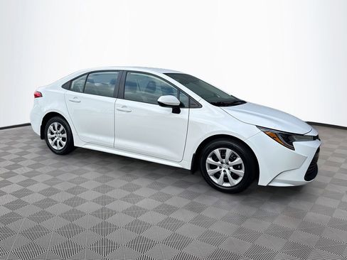 Used 2024 Toyota Corolla LE image 3