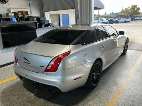 Used 2019 Jaguar XJ R-Sport image 12