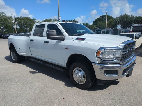 Used 2024 RAM 3500 Tradesman w/ Chrome Appearance Group AWD/4WD image 2