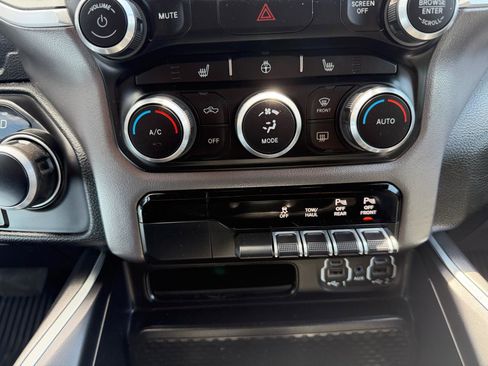Used 2020 RAM 1500 Big Horn AWD/4WD image 13