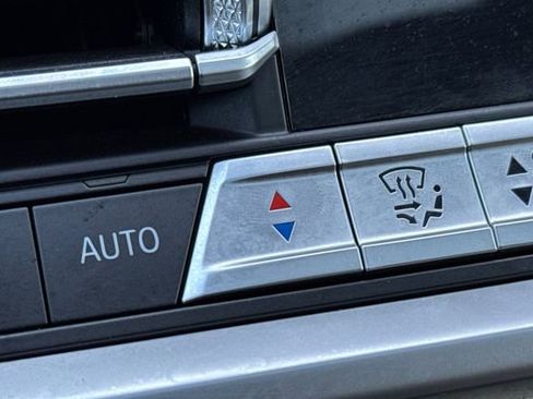 Used 2021 BMW 330i Sedan w/ Driving Assistance Package image 28