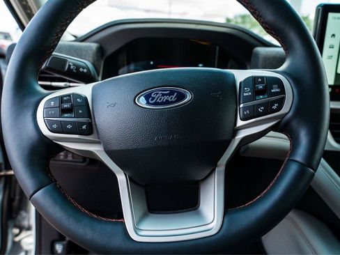 New 2026 Ford Explorer Active RWD image 13