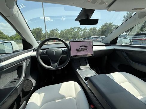 Used 2023 Tesla Model Y Long Range AWD/4WD image 19