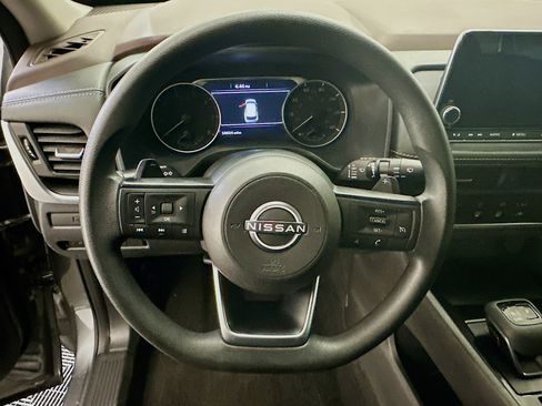 Used 2023 Nissan Rogue S image 18