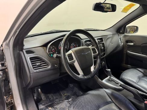 Used 2014 Chrysler 200 Limited image 14