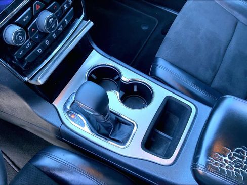 Used 2019 Jeep Grand Cherokee Altitude RWD image 15