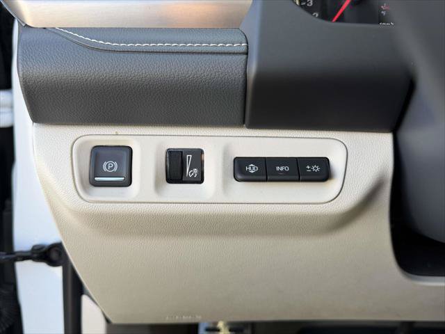 Used 2022 GMC Acadia Denali w/ Denali Technology Package AWD/4WD image 23
