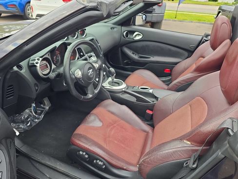 Used 2010 Nissan 370Z Touring w/ Sport Pkg RWD image 19