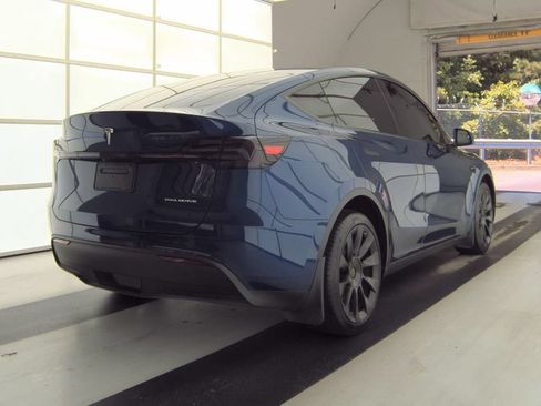 Used 2023 Tesla Model Y Long Range AWD/4WD image 3