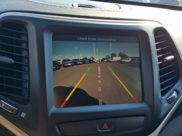 Used 2015 Jeep Cherokee Latitude AWD/4WD image 14