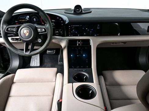 Certified 2022 Porsche Taycan GTS image 19