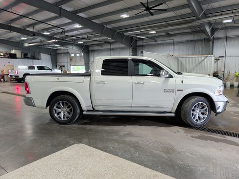Used 2017 RAM 1500 Limited AWD/4WD image 2