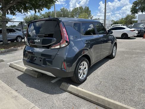 Used 2024 Kia Soul LX w/ Option Group 015 FWD image 8