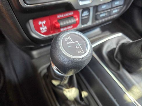 Used 2025 Jeep Wrangler Sport AWD/4WD image 23