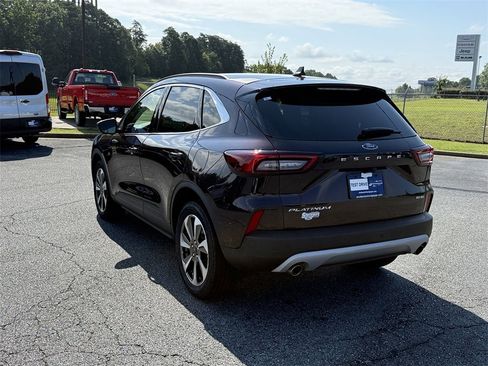 Used 2023 Ford Escape Platinum w/ Premium Technology Package image 5