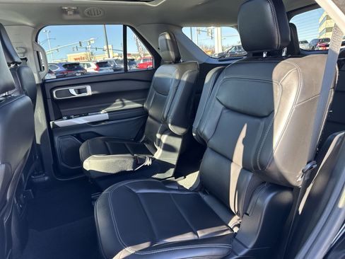 Used 2024 Ford Explorer XLT w/ Equipment Group 202A image 25