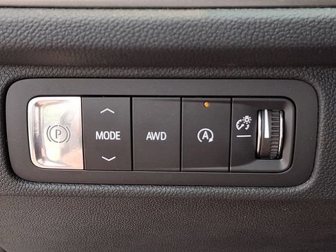 Used 2026 Chevrolet Traverse LT w/ Midnight/Sport Edition AWD/4WD image 15