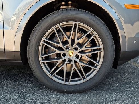 New 2026 Porsche Cayenne AWD/4WD image 12