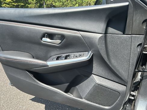 Certified 2024 Nissan Sentra SR FWD image 13