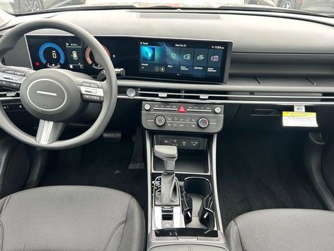 New 2026 Hyundai Tucson SE image 8