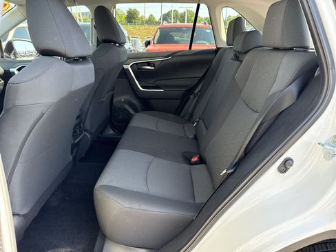 Used 2024 Toyota RAV4 XLE w/ Convenience Package FWD image 31