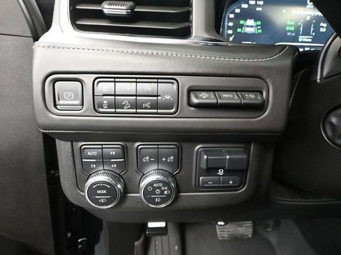 Used 2024 GMC Yukon Denali Ultimate image 39