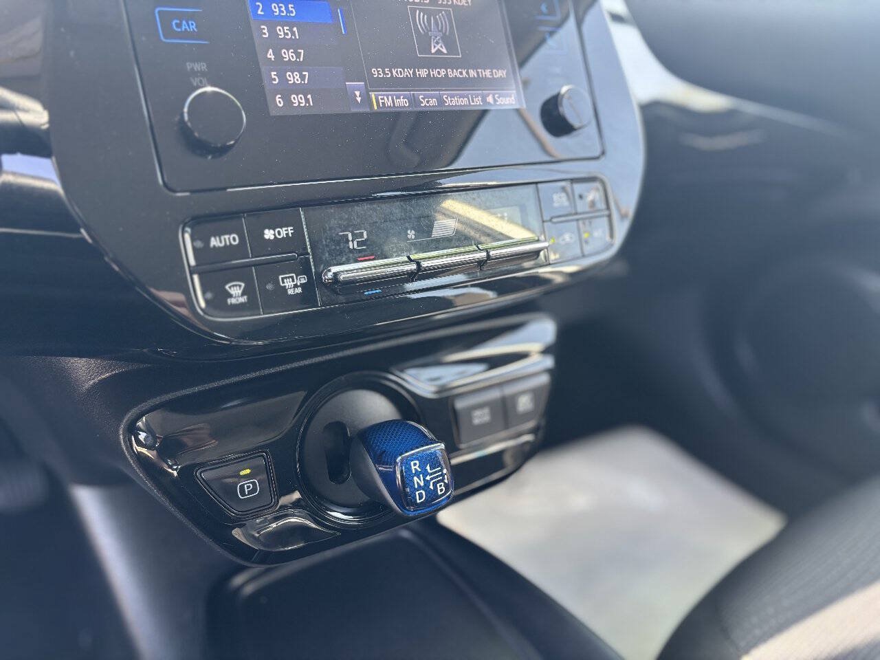Used 2019 Toyota Prius LE w/ Carpet Mat Package FWD image 15