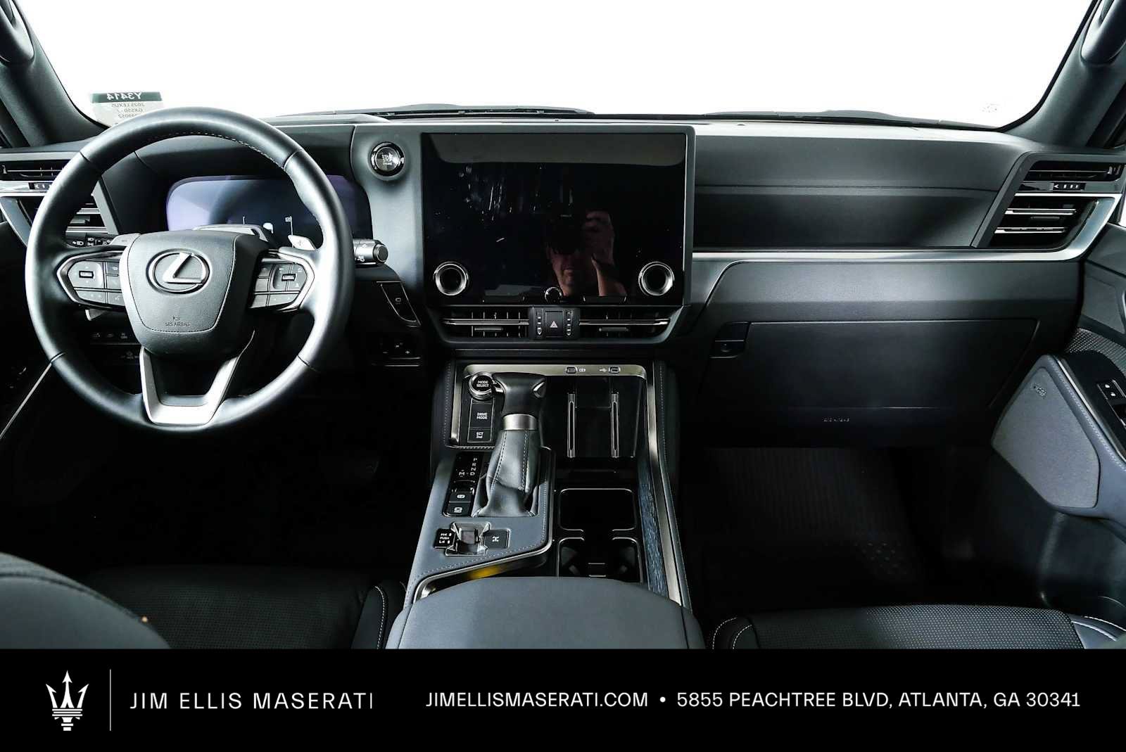 Used 2025 Lexus GX 550 w/ Accessory Package (2T) AWD/4WD image 3