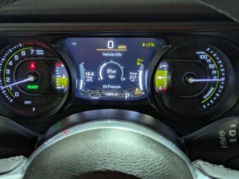 Used 2025 Jeep Wrangler Sahara w/ Safety Group image 15