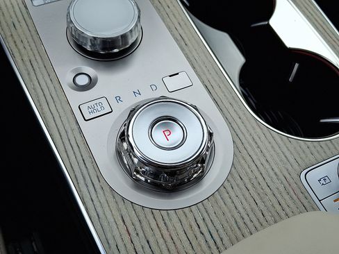 Certified 2025 Genesis GV80 3.5T Prestige image 15