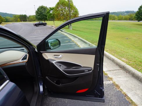 Used 2015 Hyundai Santa Fe GLS image 20