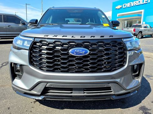 Used 2025 Ford Explorer ST-Line AWD/4WD image 16